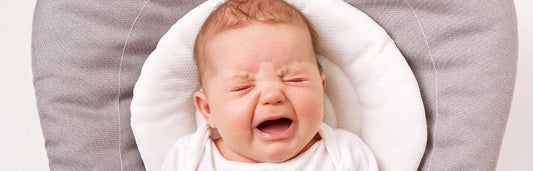 Cólicas do bebé: sintomas e tratamento