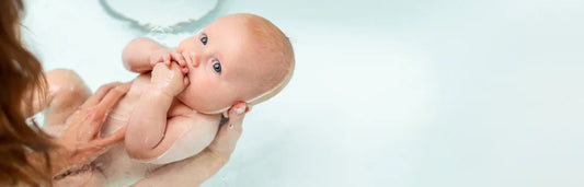 Qual é o melhor gel de banho para bebés e como escolher o mais adequado para a pele deles