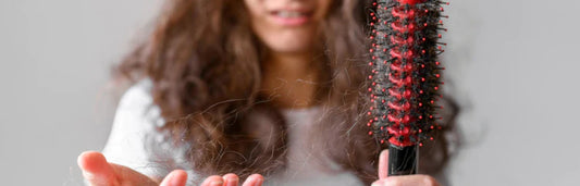 Descubra o melhor champô anti-queda de cabelo