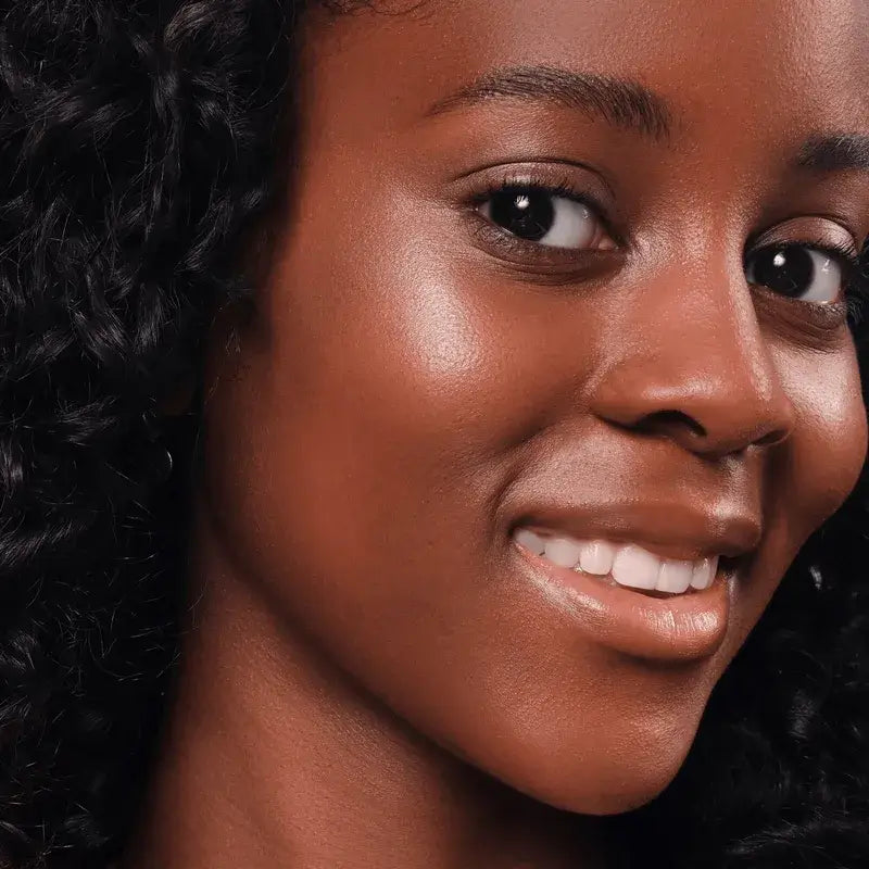 Essence Soft Touch Iluminador Bouncy Glow 30 , 4 gr