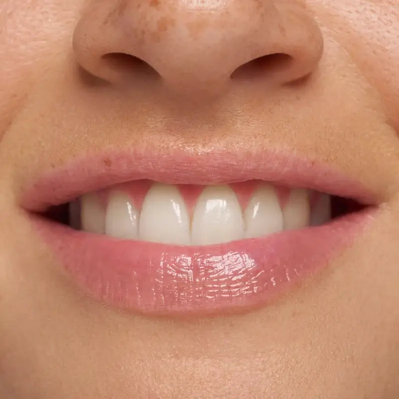 Essence Swirl Caring Mask Máscara labial 01 , 8 gr