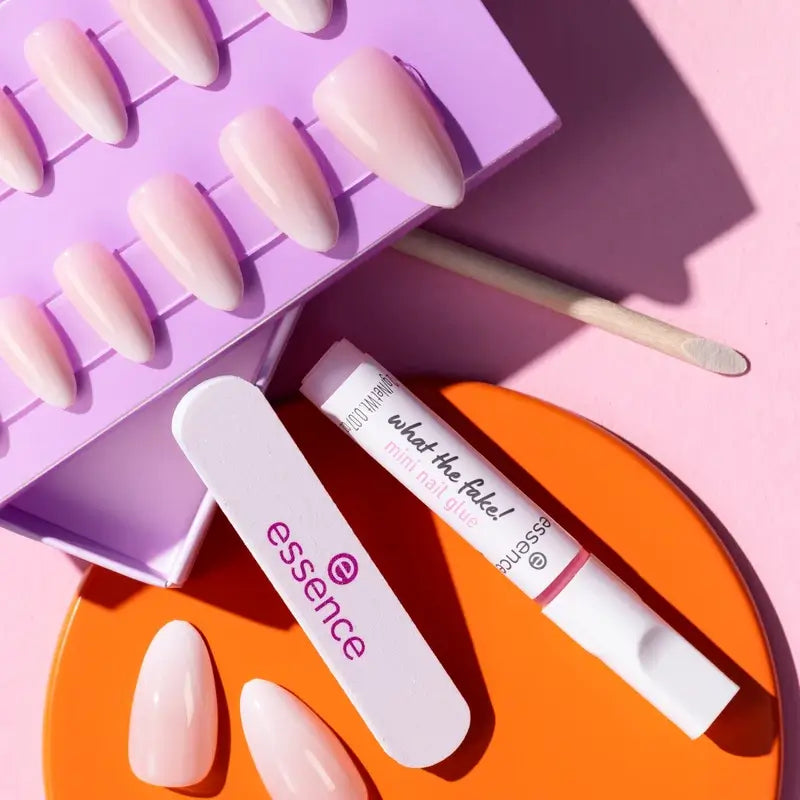 Conjunto de manicura Essence com unhas postiças What The Fake! Press-On Nails 03 , 28 peças