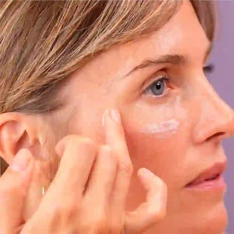 Creme para o Contorno dos Olhos Freshly Genuine , 15 ml