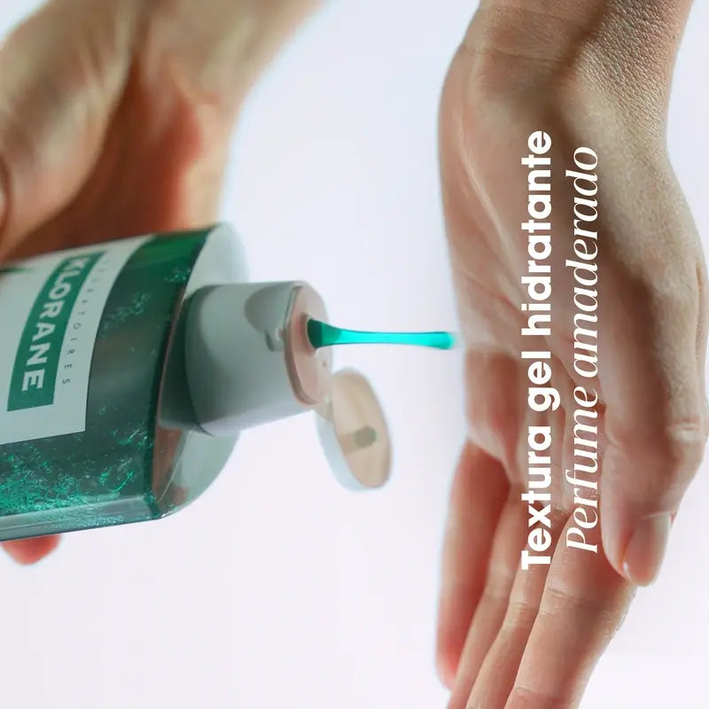 Klorane Champô de Tratamento Anti-Caspa Reequilibrante A La Galanga, 400 ml