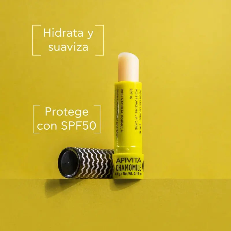 APIVITA Bálsamo labial SPF 15 com camomila 4,4 g