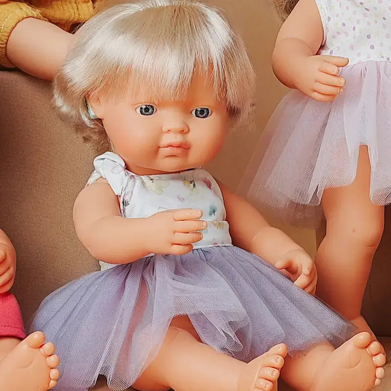 Boneca Miniland com Implante Coclear 38 Cm Meus Amigos e Eu