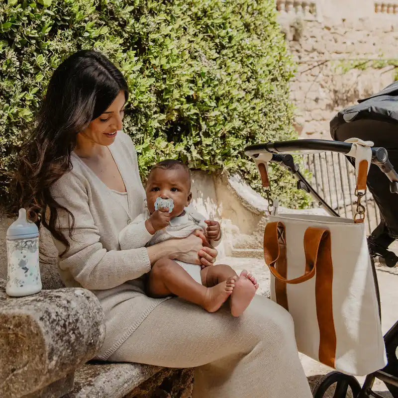 Suavinex Biberão 270 Ml, Fluxo Médio (M), +3 Meses, Azul Flores do País das Maravilhas