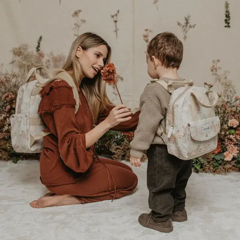 Suavinex Mochila infantil com estampado de poesia Bege