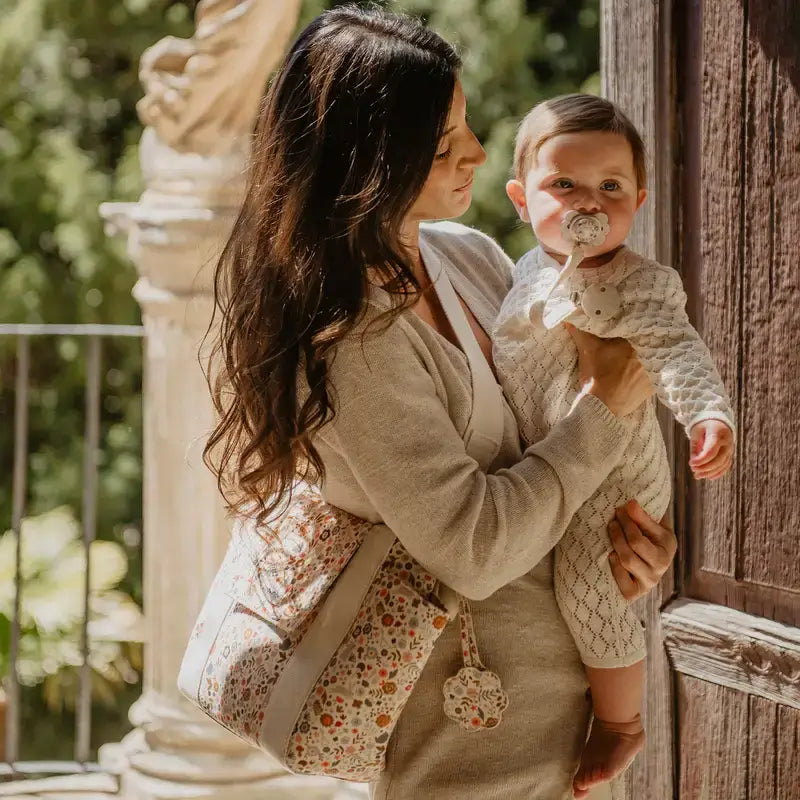 Conjunto de oferta para recém-nascido Suavinex: biberões + chupeta + dispensador + suporte para chupeta + porta-chupeta + suporte para chupeta, cor-de-rosa do país das maravilhas