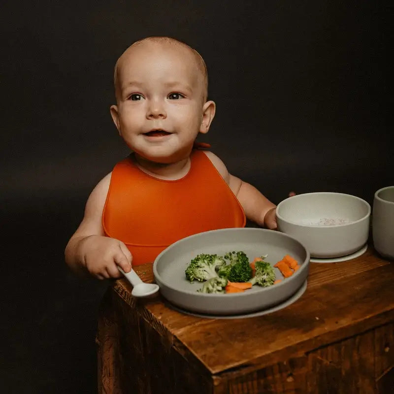 Suavinex Talheres de silicone 4 peças com ventosa, +4 meses, cor-de-rosa